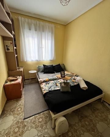 Gemuetliches Zimmer "Gold" Fuer 2 Personen Und Katzenliebhaber Valencia Eksteriør bilde