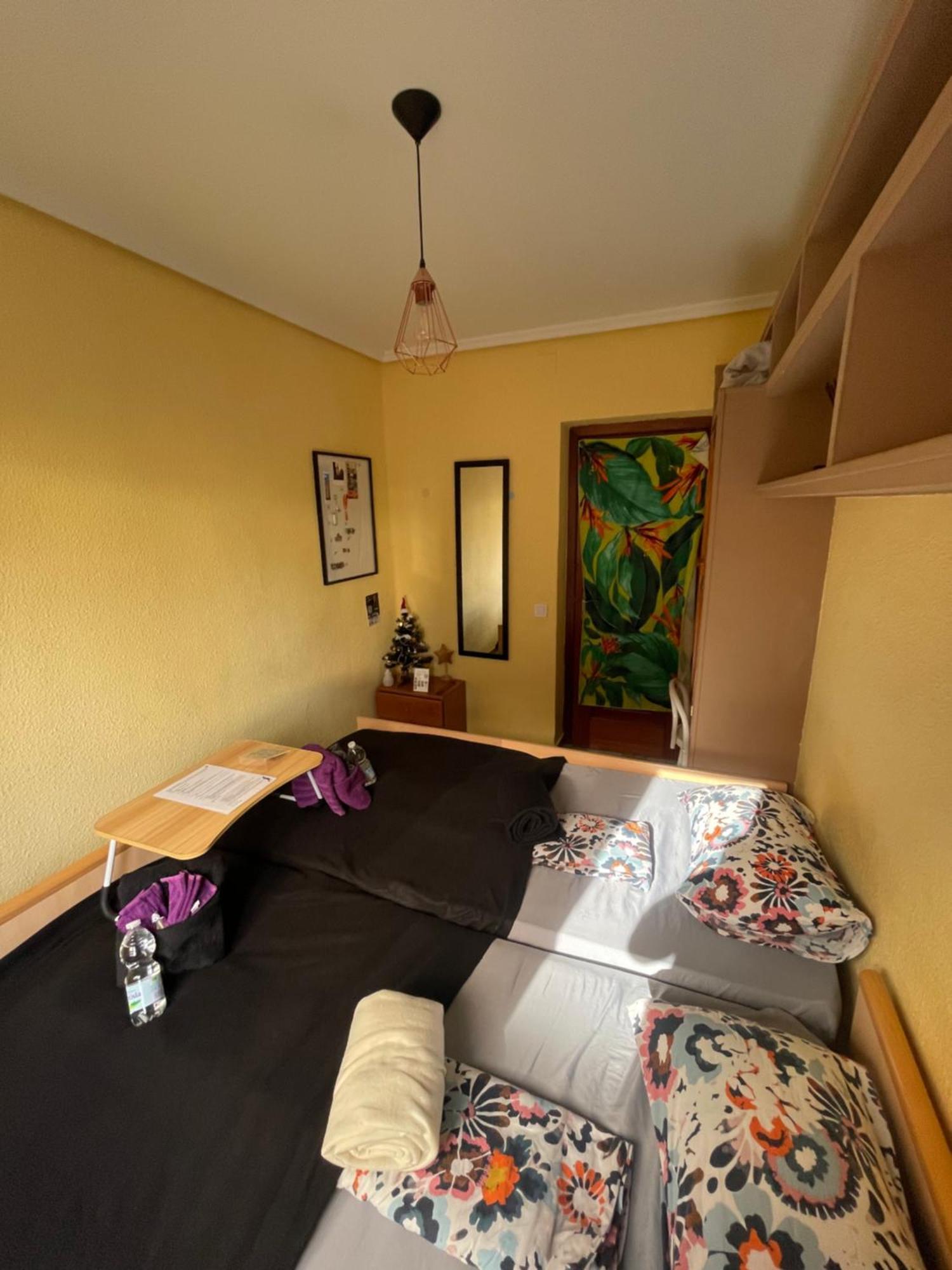 Gemuetliches Zimmer "Gold" Fuer 2 Personen Und Katzenliebhaber Valencia Eksteriør bilde